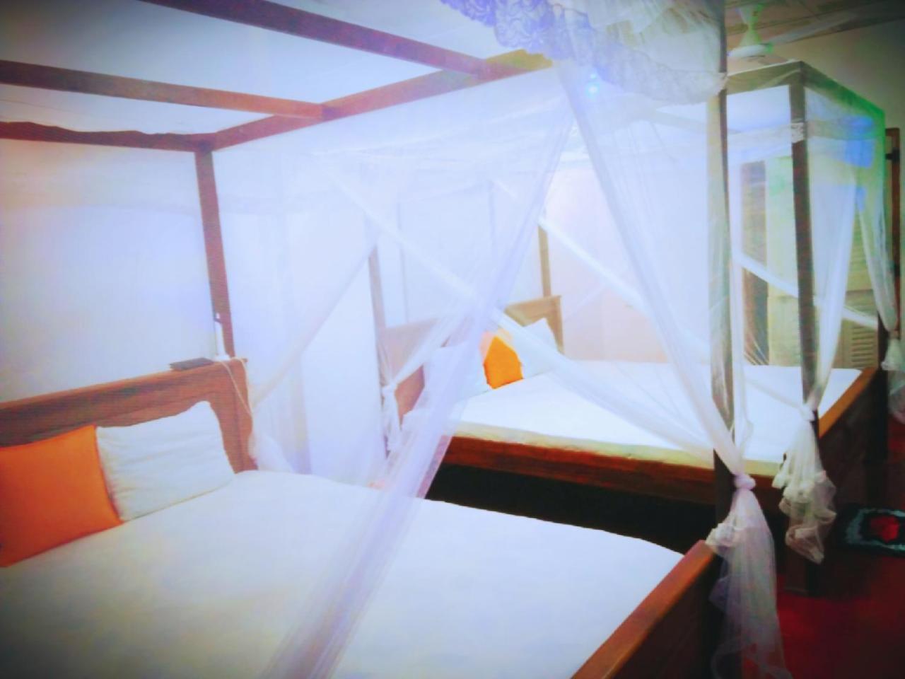 Tharurashmi Sea Pond Villa & Surf Hostel - Hiriketiya 迪克韦勒 外观 照片