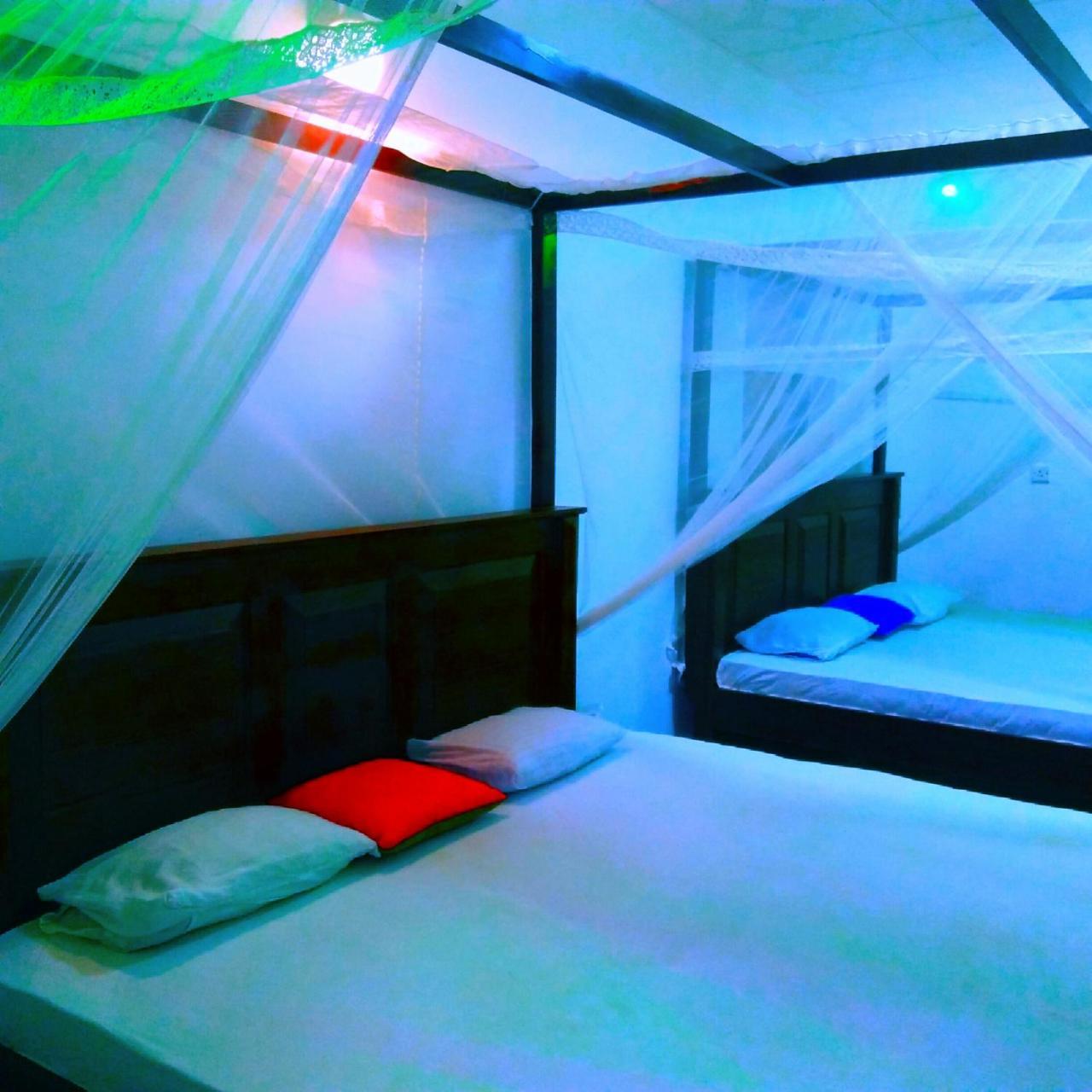 Tharurashmi Sea Pond Villa & Surf Hostel - Hiriketiya 迪克韦勒 外观 照片