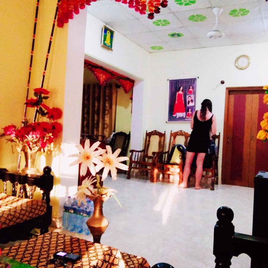 Tharurashmi Sea Pond Villa & Surf Hostel - Hiriketiya 迪克韦勒 外观 照片