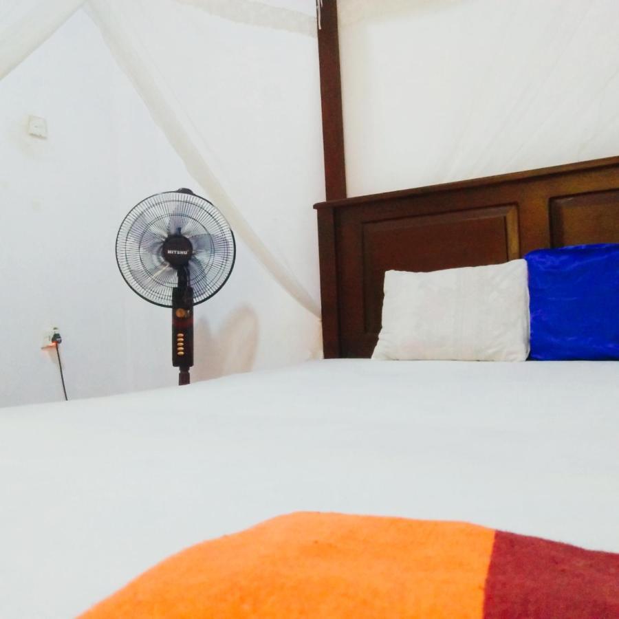 Tharurashmi Sea Pond Villa & Surf Hostel - Hiriketiya 迪克韦勒 外观 照片